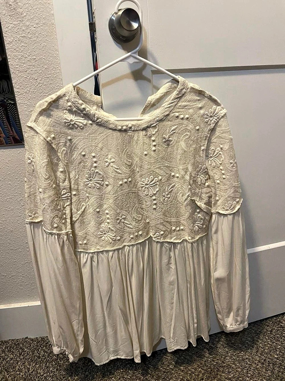 sundance Embroidered Floral Blouse in White Size Medium